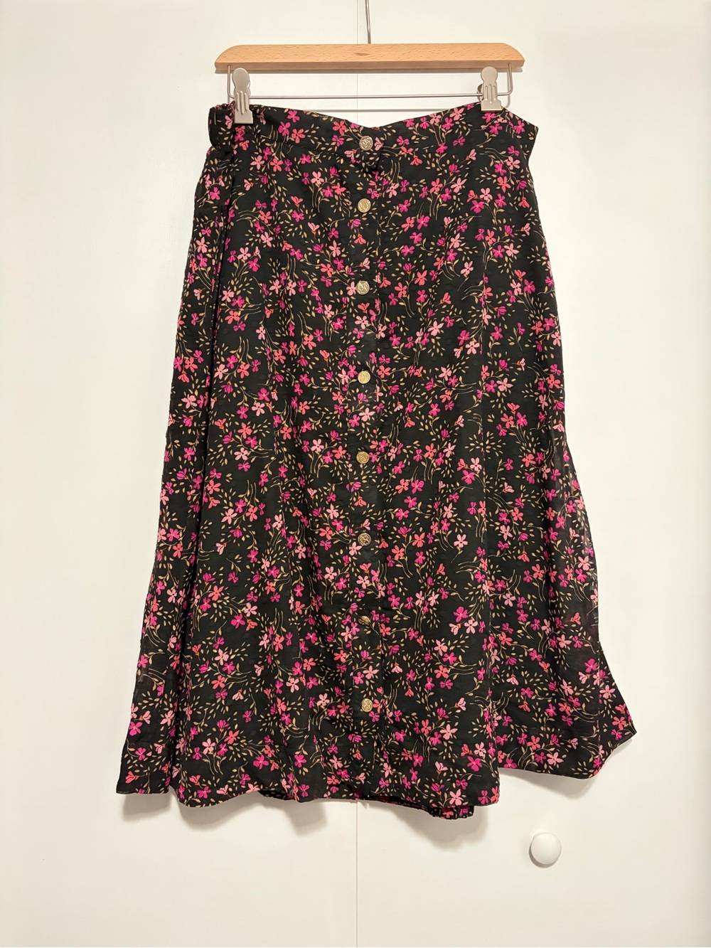 Draper James Black and Pink Floral Midi Button-Front Skirt XL